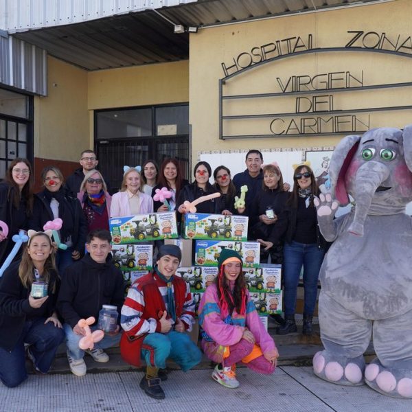 Mercedes-Benz Camiones y Buses junto al Hospital Zonal…
